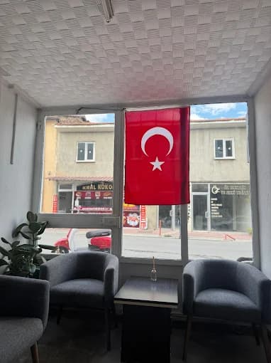 Ceyrem Sigorta ofis iç oturma alanı